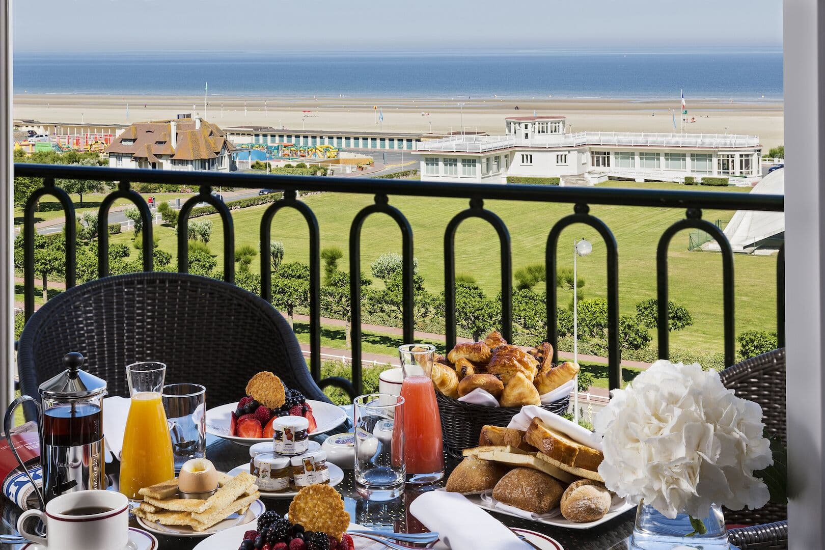 Hôtel Barrière Le Royal — photo 2