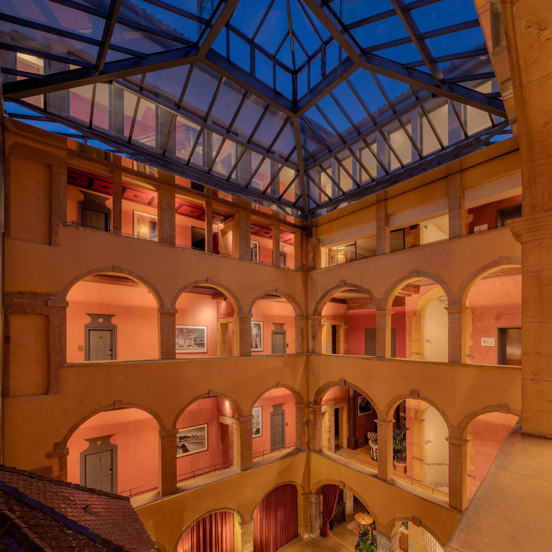 Cour des Loges — photo 5